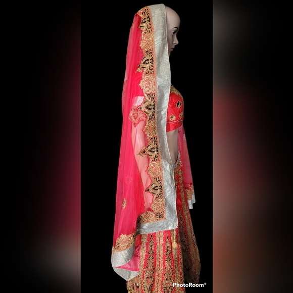 Indian dress - Picture 4 of 8